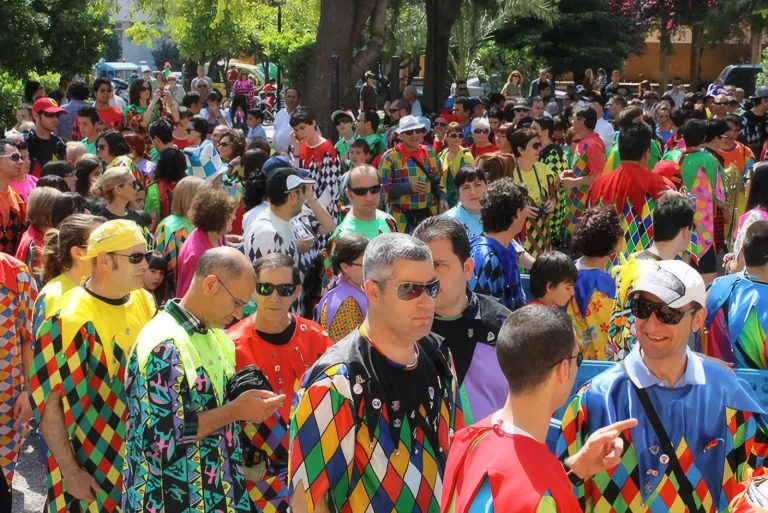 Los Mayos de Alhama: el mayo que se vive en la calle